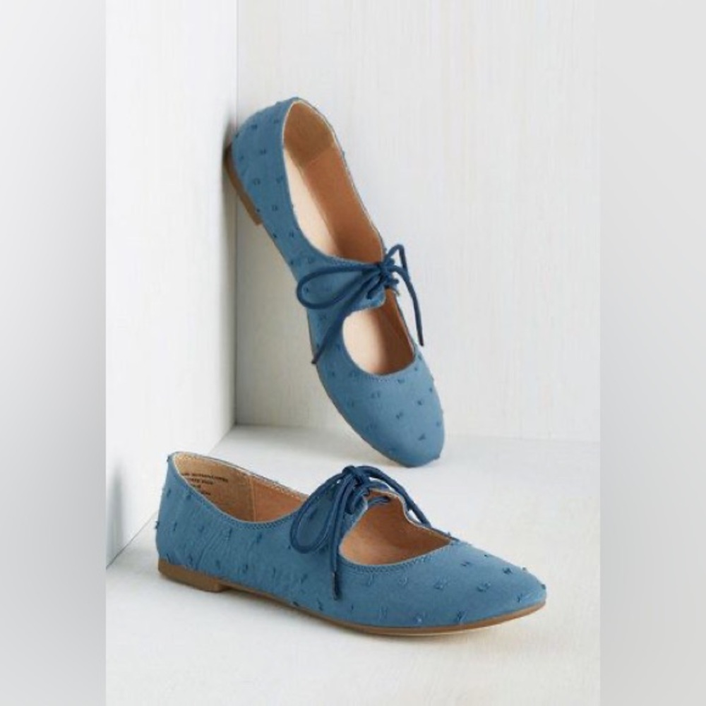 NEW/NWOT ModCloth Restricted Flats, Blue, size 7.5